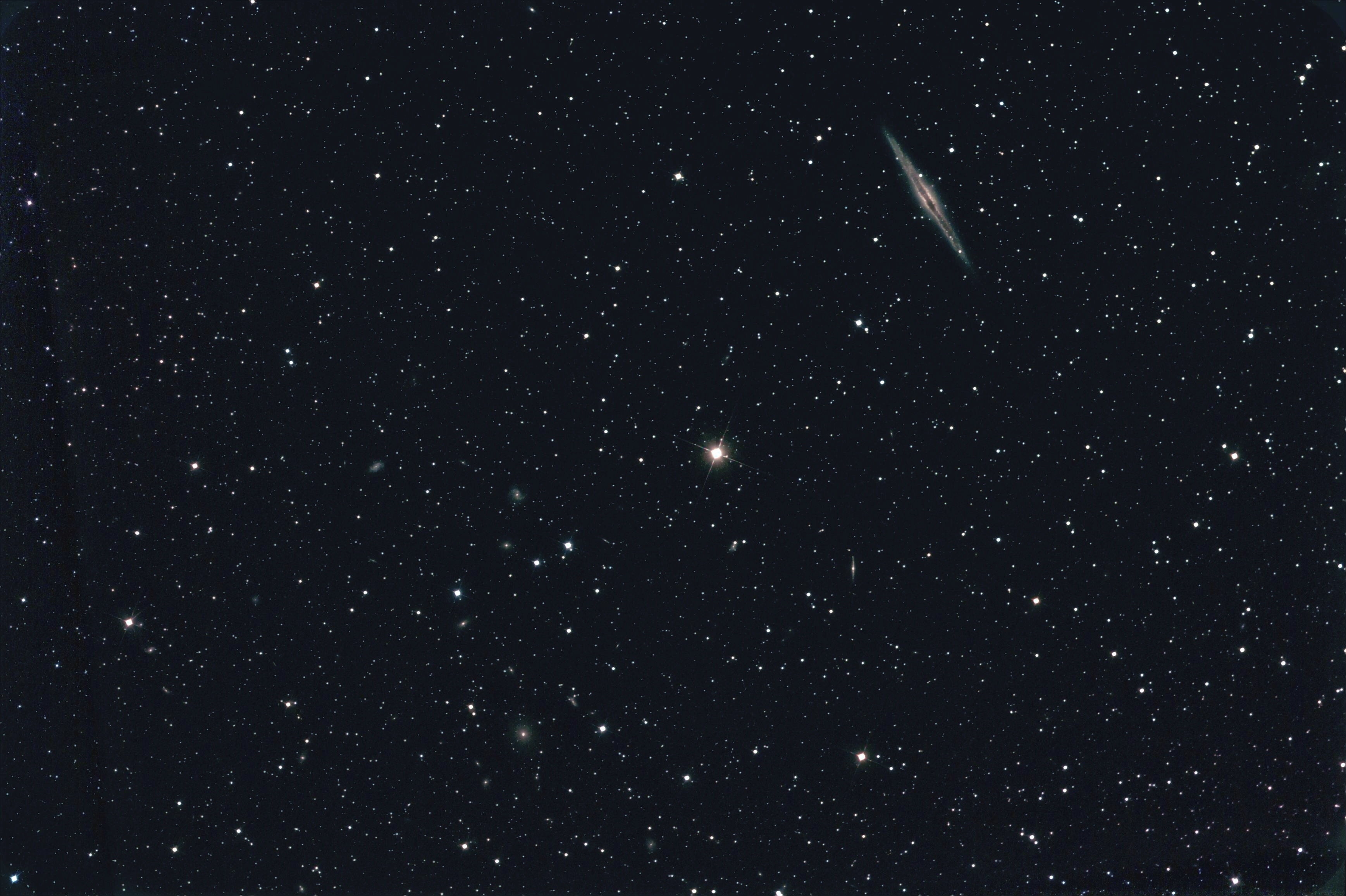 Spirální galaxie NGC 891 a Abell 347/vzdál.90mil.sv,let/ v Andromedě    29.9.2017