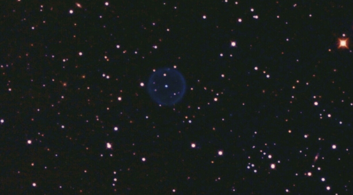 Planetární mlhovina Abell 39 v Her, 05/21
