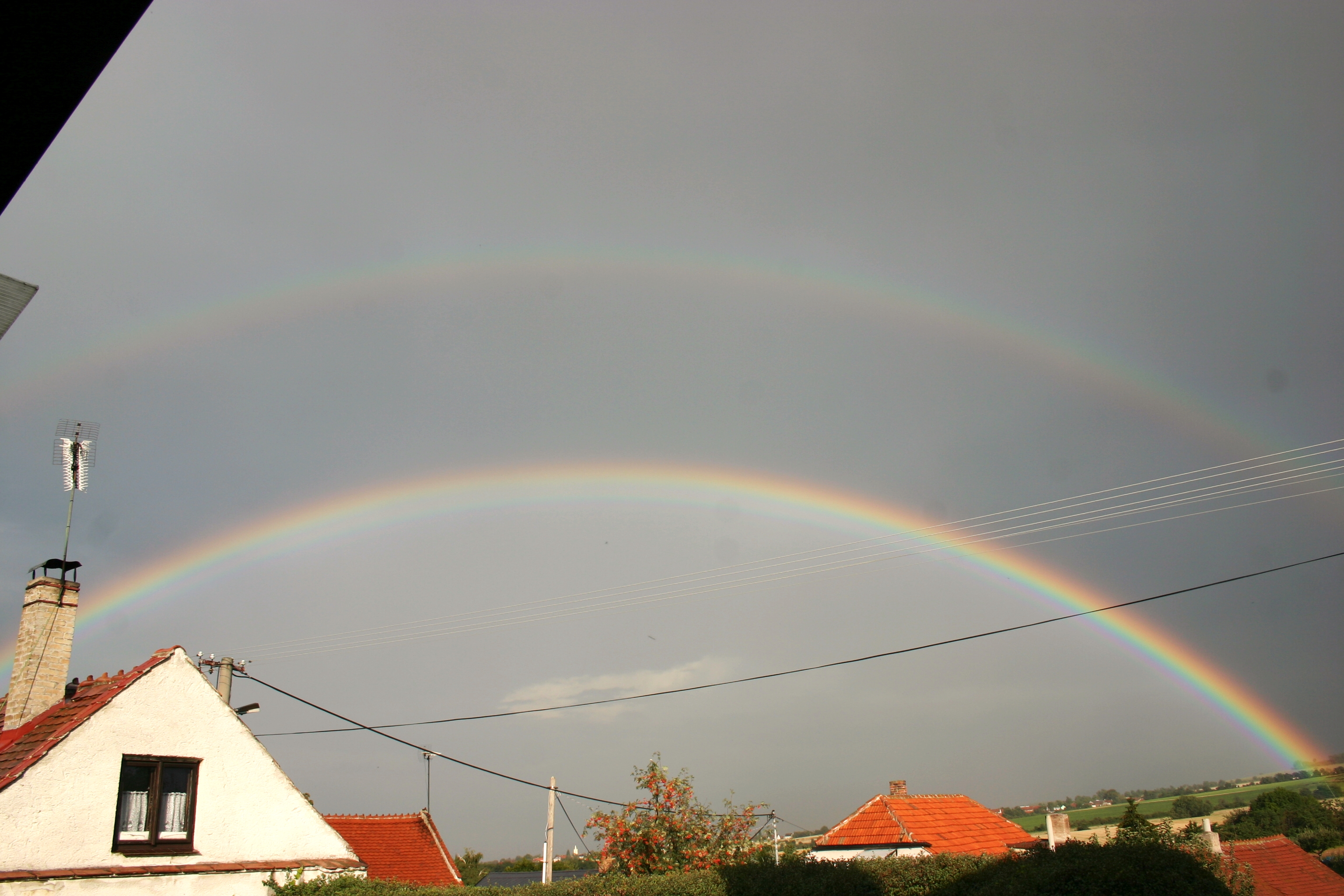 Dvojitá duha v Bohouňovicích     27.8.2005